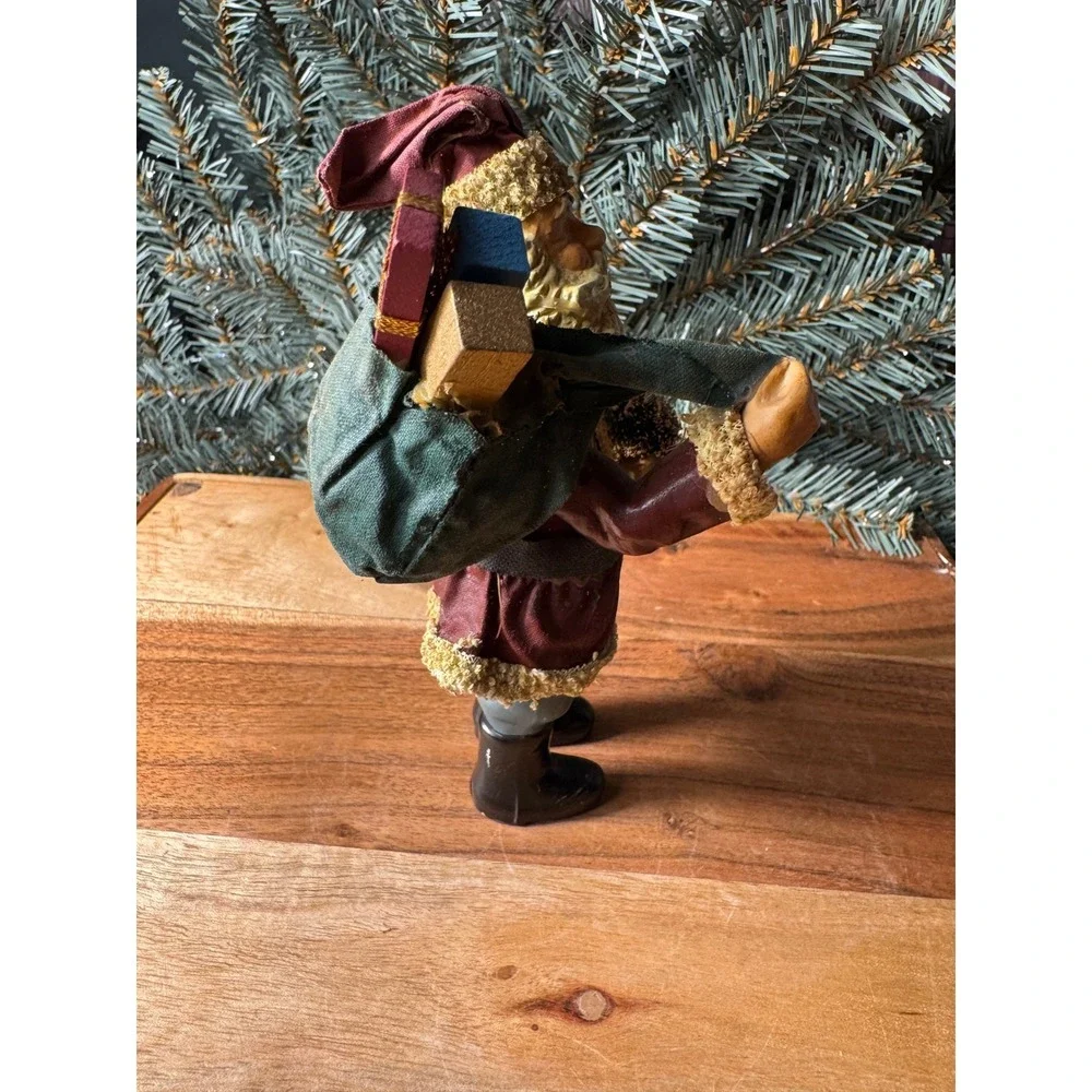 Vintage Style Santa Claus Figurine‎ Holiday Decor Red Gold 7.5 Inch Folk Art
